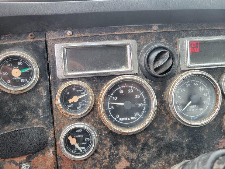 1993-ford-l8000-image-16