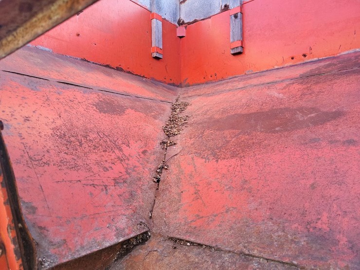 hopper-wagon-w/westendorf-running-gear-image-28