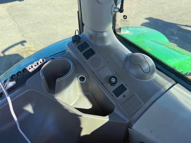 john-deere-6145r-image-27