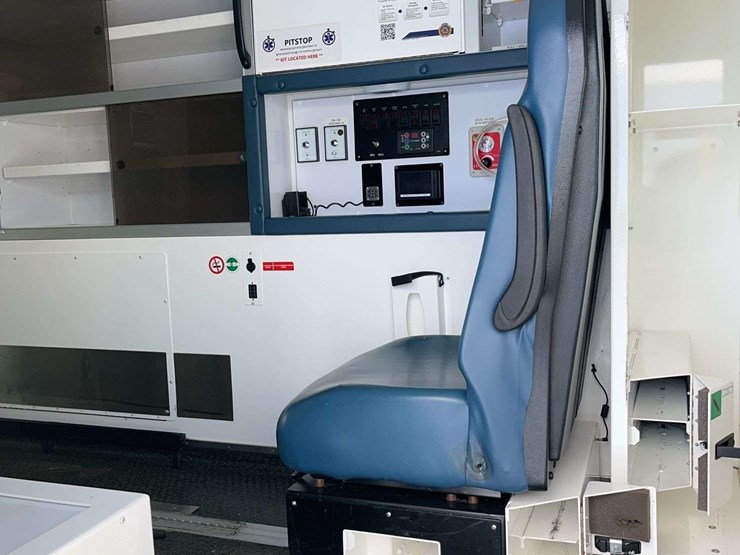 2016-chevrolet-express-s/a-ambulance-image-30