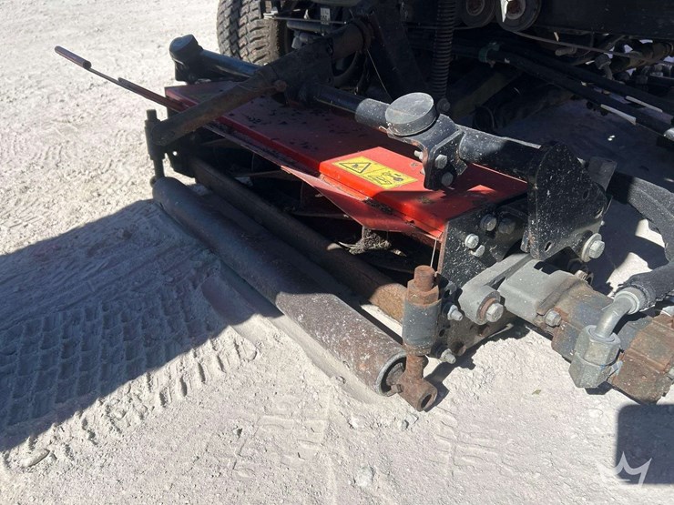 2011-jacobsen-t-700-commercial-reel-mower-image-24