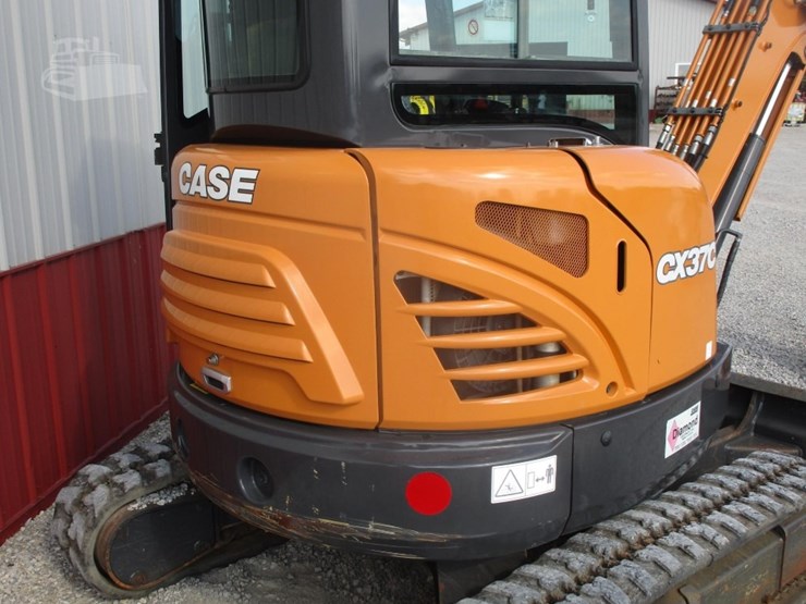 2019-case-cx37c-image-5
