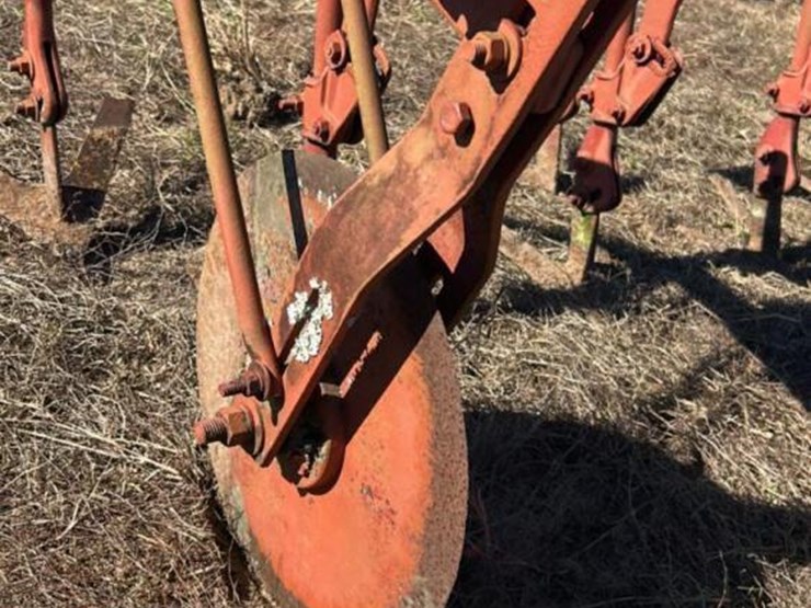 12-row-plow-image-9