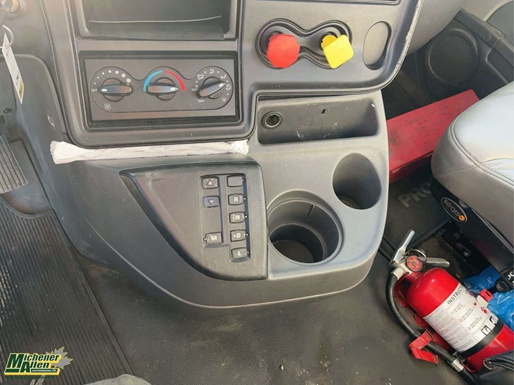 2017-international-prostar-image-17