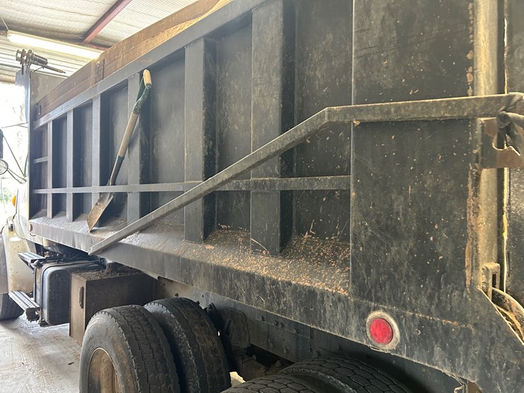 #9-•-1997-ford-tandem-axle-dump-truck-image-16