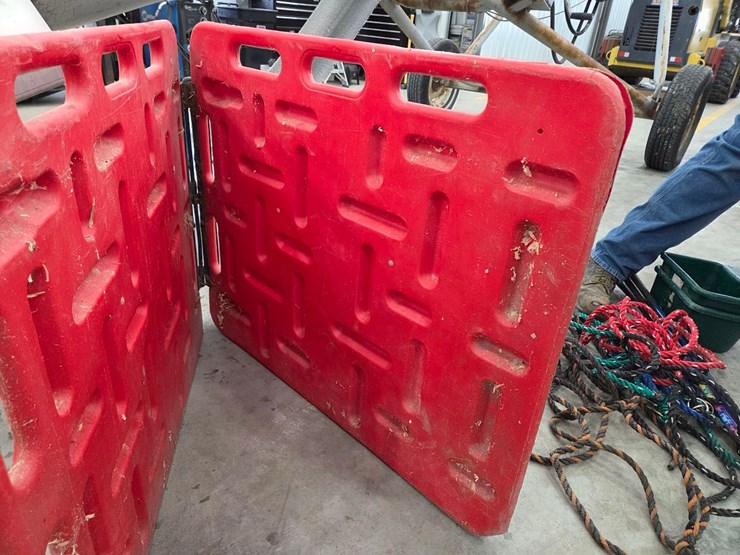 kane-double-poly-hog-hurdle-image-2