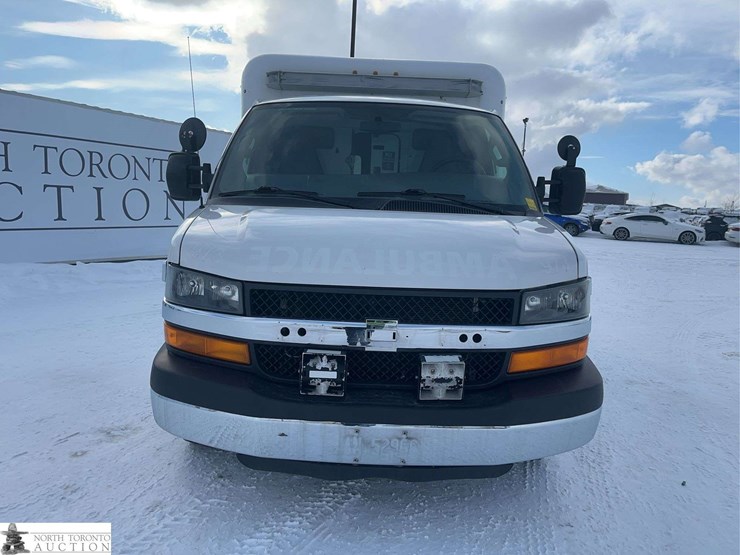 2016-chevrolet-express-s/a-ambulance-image-2