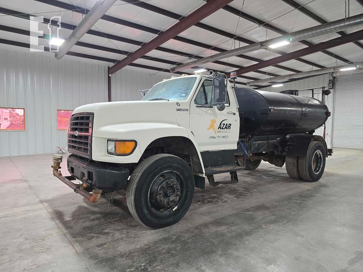 1998-ford-f800-image-1