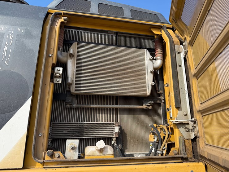 caterpillar-329e-image-9