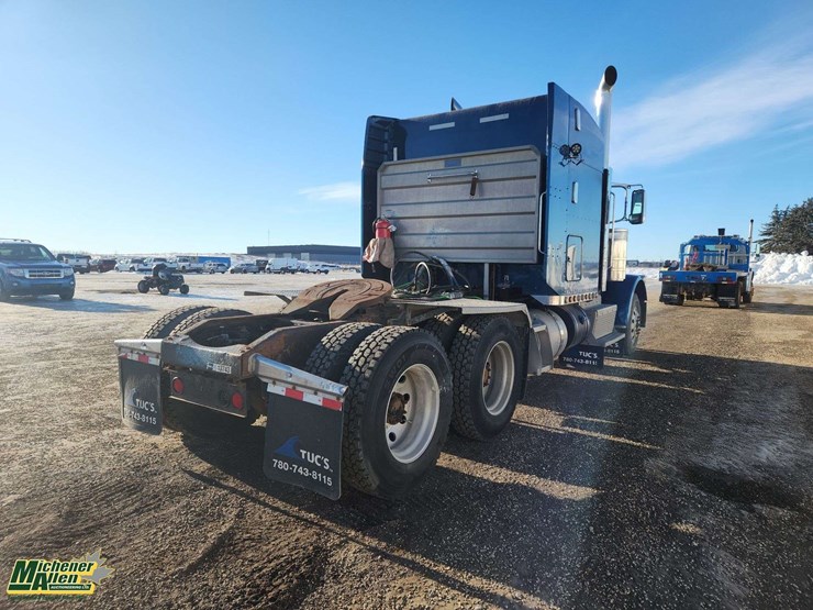 2013-peterbilt-388-image-4
