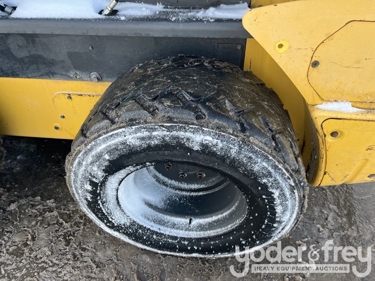 2017-new-holland-l234-image-9