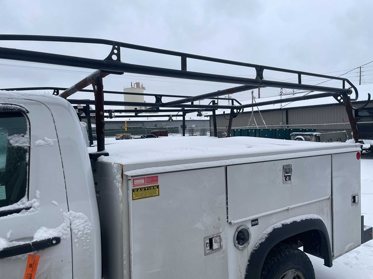 2017-chevrolet-2500-image-27