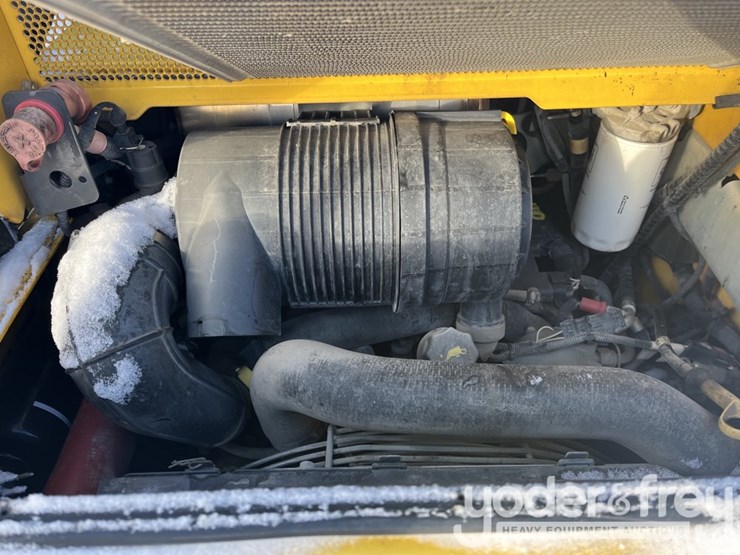 2017-new-holland-l234-image-40