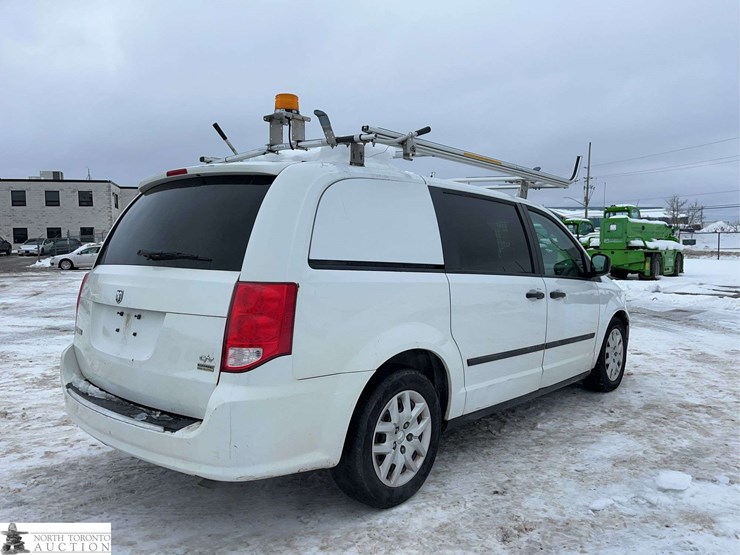 2014-ram-c/v-tradesman-image-3