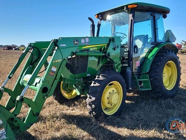 2015-john-deere-5075e-image-1