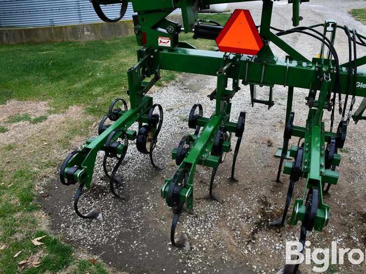 glencoe-8r30-cultivator-image-19