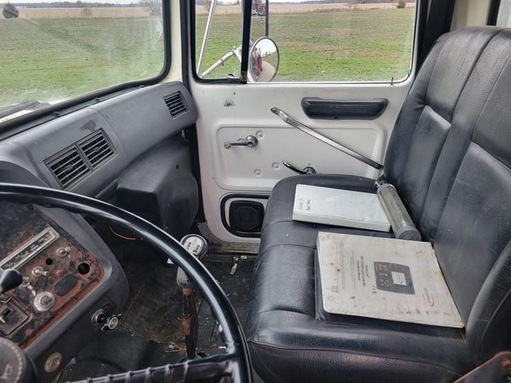 1993-ford-l8000-image-14