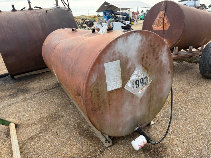 #7766-•-fuel-tank-image-1