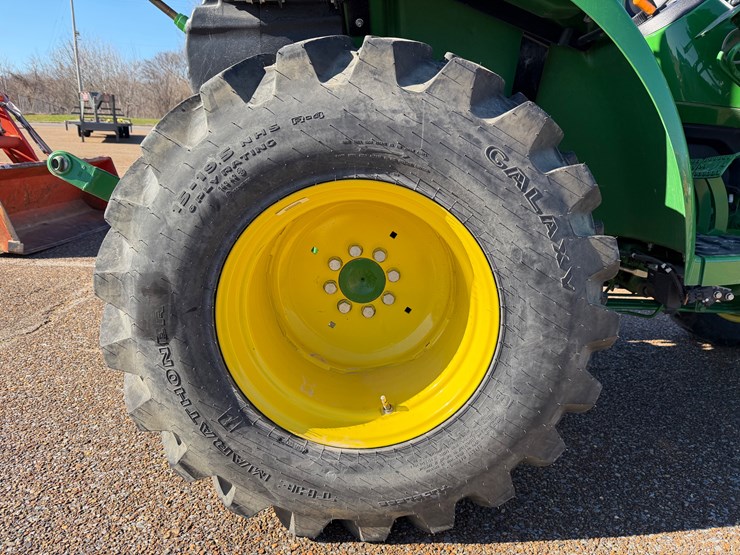 2025-john-deere-3025d-image-16