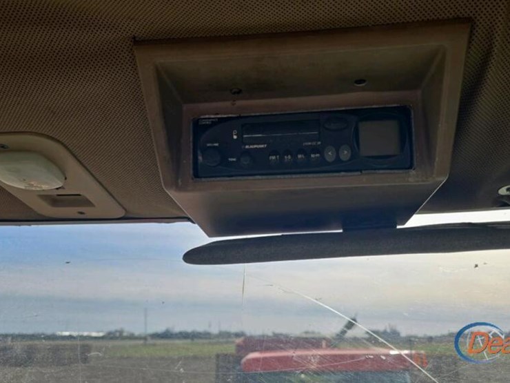 1993-john-deere-6100-image-28