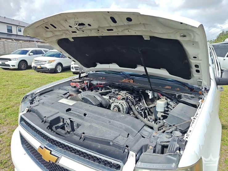 2012-chevrolet-tahoe-image-34