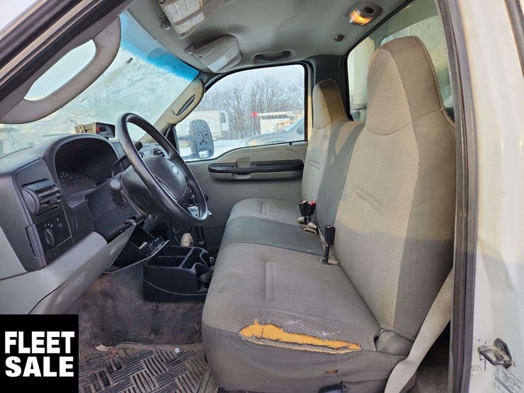 2006-ford-f550-image-14