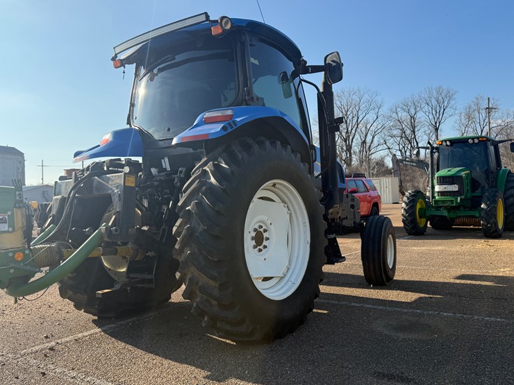 new-holland-t6070-image-4