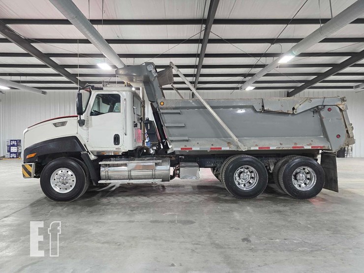 2013-caterpillar-ct660s-image-5