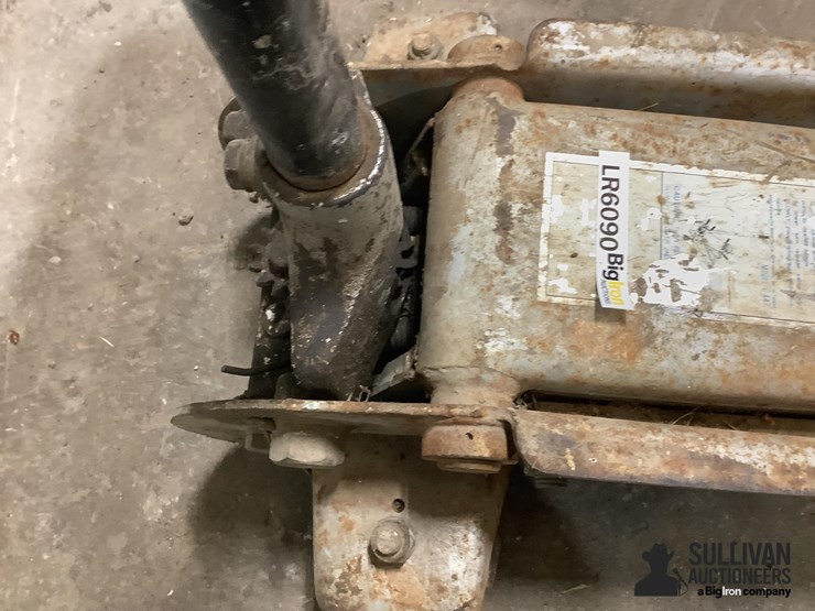 hydraulic-floor-jack-image-5