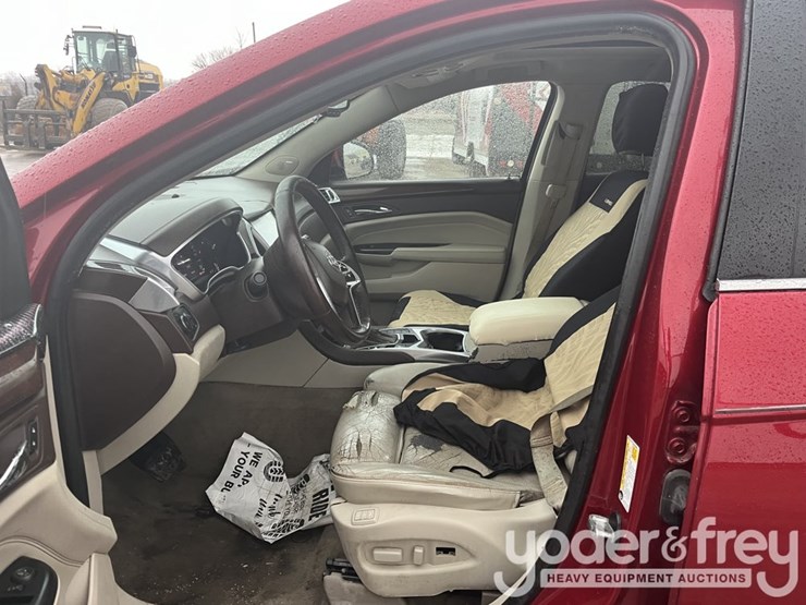 2014-cadillac-srx-image-15