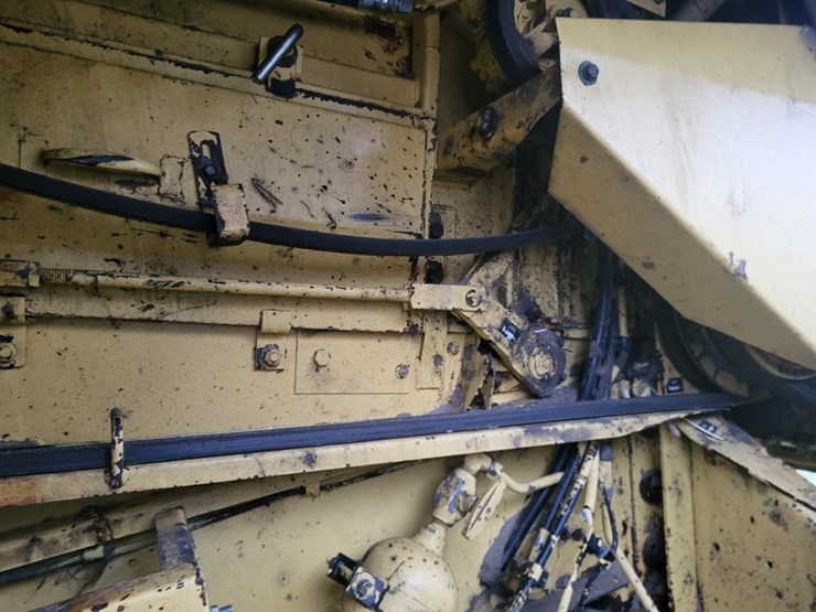 new-holland-tr88-image-46