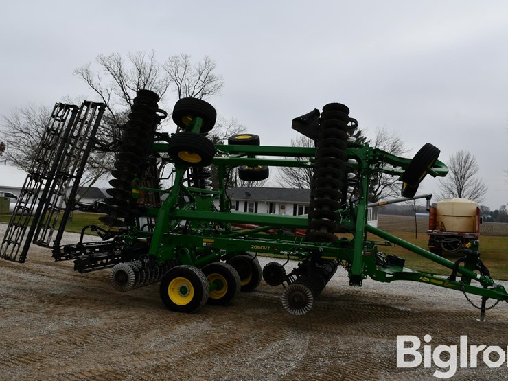 2020-john-deere-2660vt-image-4