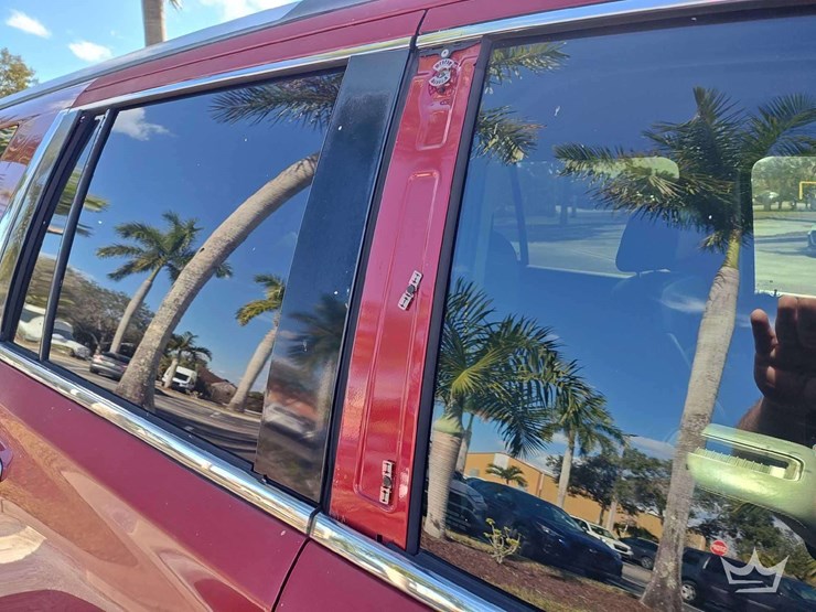 2015-gmc-yukon-denali-image-34