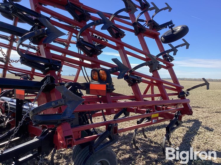 2011-case-ih-200-image-17