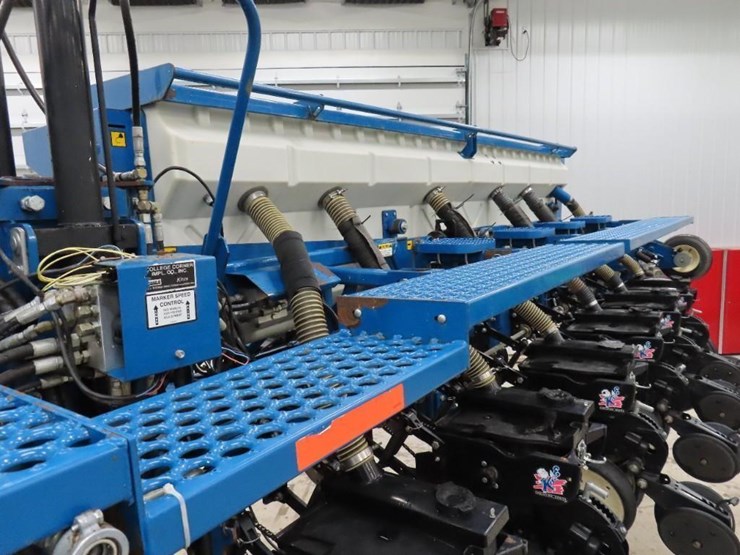 2007-kinze-3650-image-3