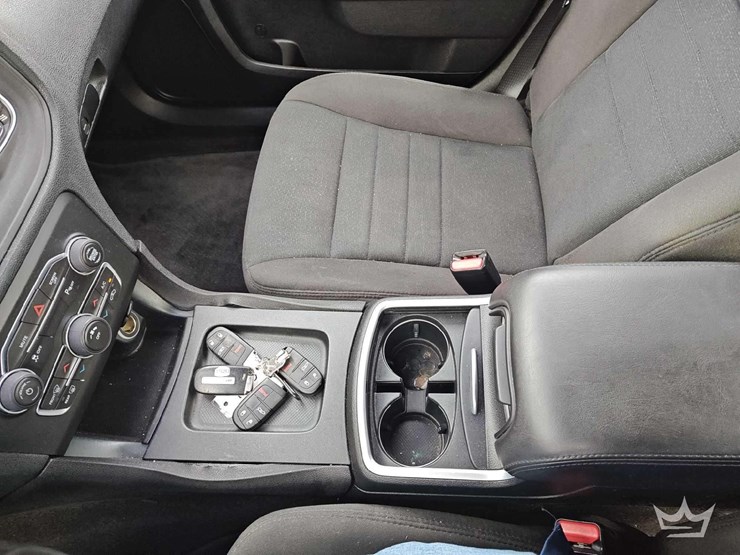 2018-dodge-charger-sedan-image-36