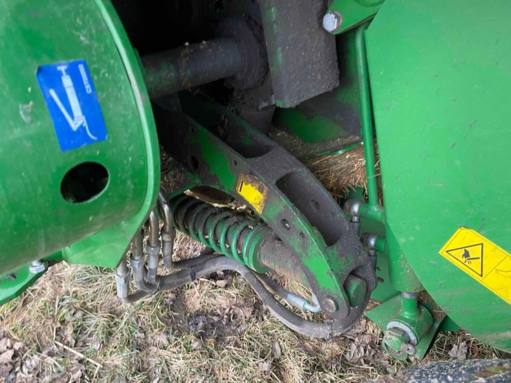 mchale-750-v6-round-baler,-image-27