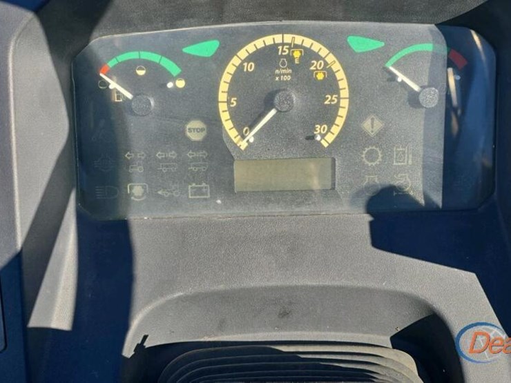 2016-john-deere-5075e-image-17