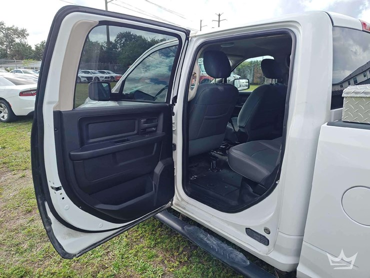 2017-dodge-1500-image-35