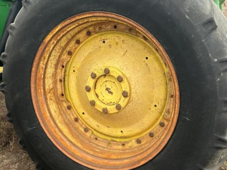 2010-john-deere-7330-image-6