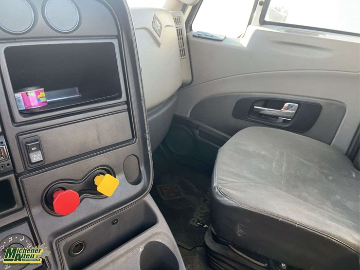 2017-international-prostar-image-19