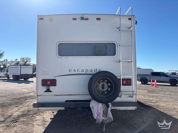 2004-ford-e450-image-33