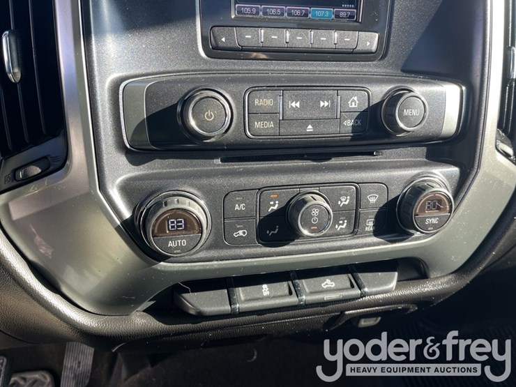 2015-chevrolet-silverado-1500-image-16