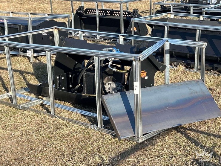 2025-pabreak-hydraulic-vibratory-plate-compactor-skid-steer-attachment-image-1