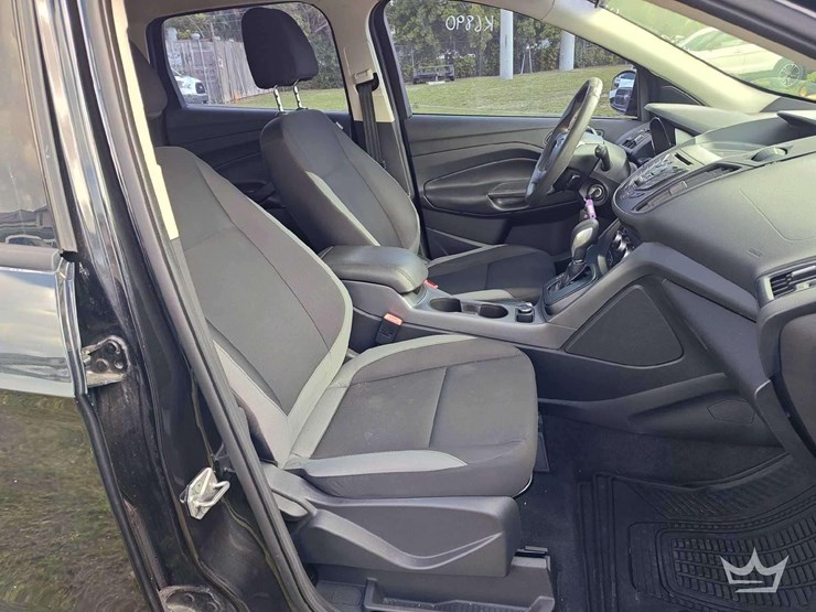 2014-ford-escape-image-35