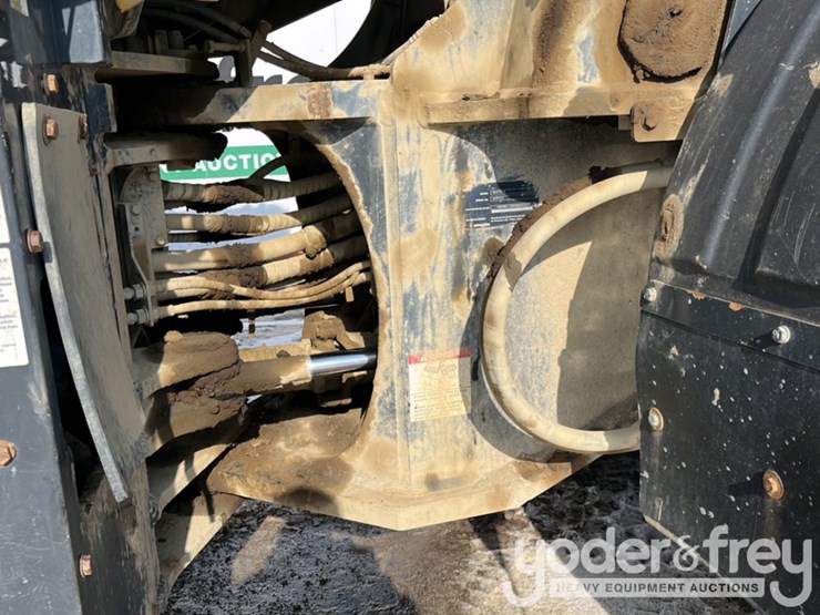 2017-komatsu-wa470-8-image-24