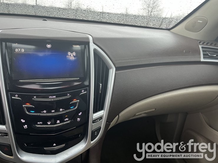 2014-cadillac-srx-image-19