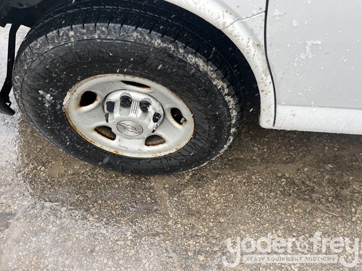 2009-chevrolet-express-3500-image-12