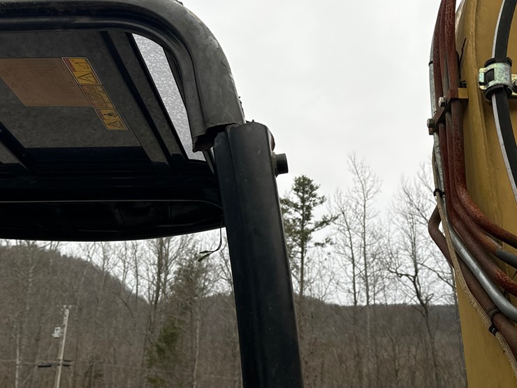 caterpillar-304cr-image-5