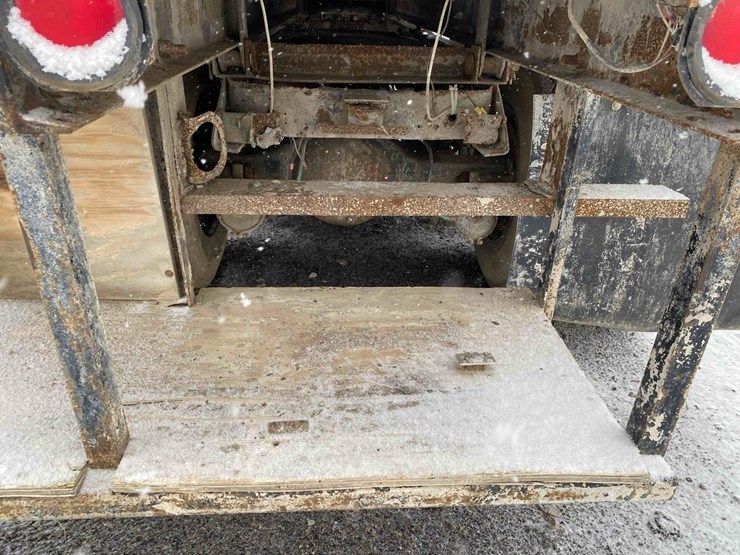 1983-ford-9000-image-29